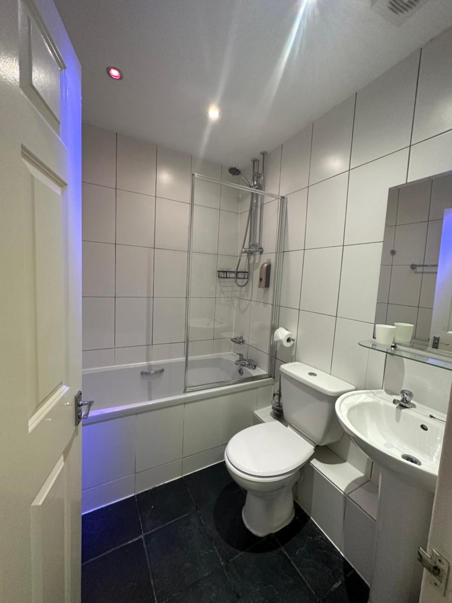 The Carlton'S Holiday Suites Бринлингтон Экстерьер фото