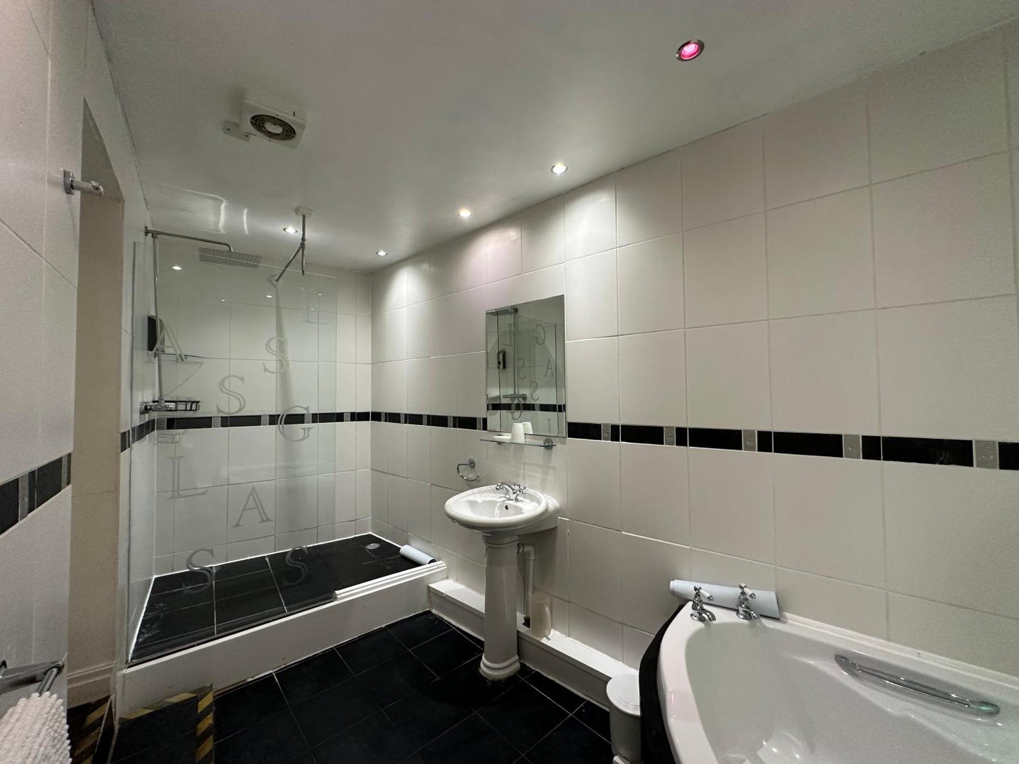 The Carlton'S Holiday Suites Бринлингтон Экстерьер фото